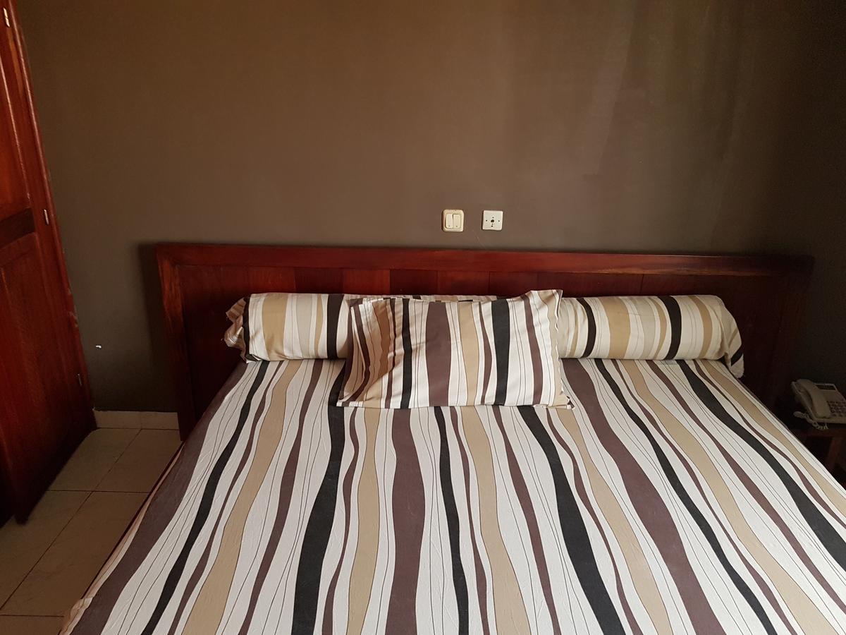 Acropole Hotel Cotonou Esterno foto