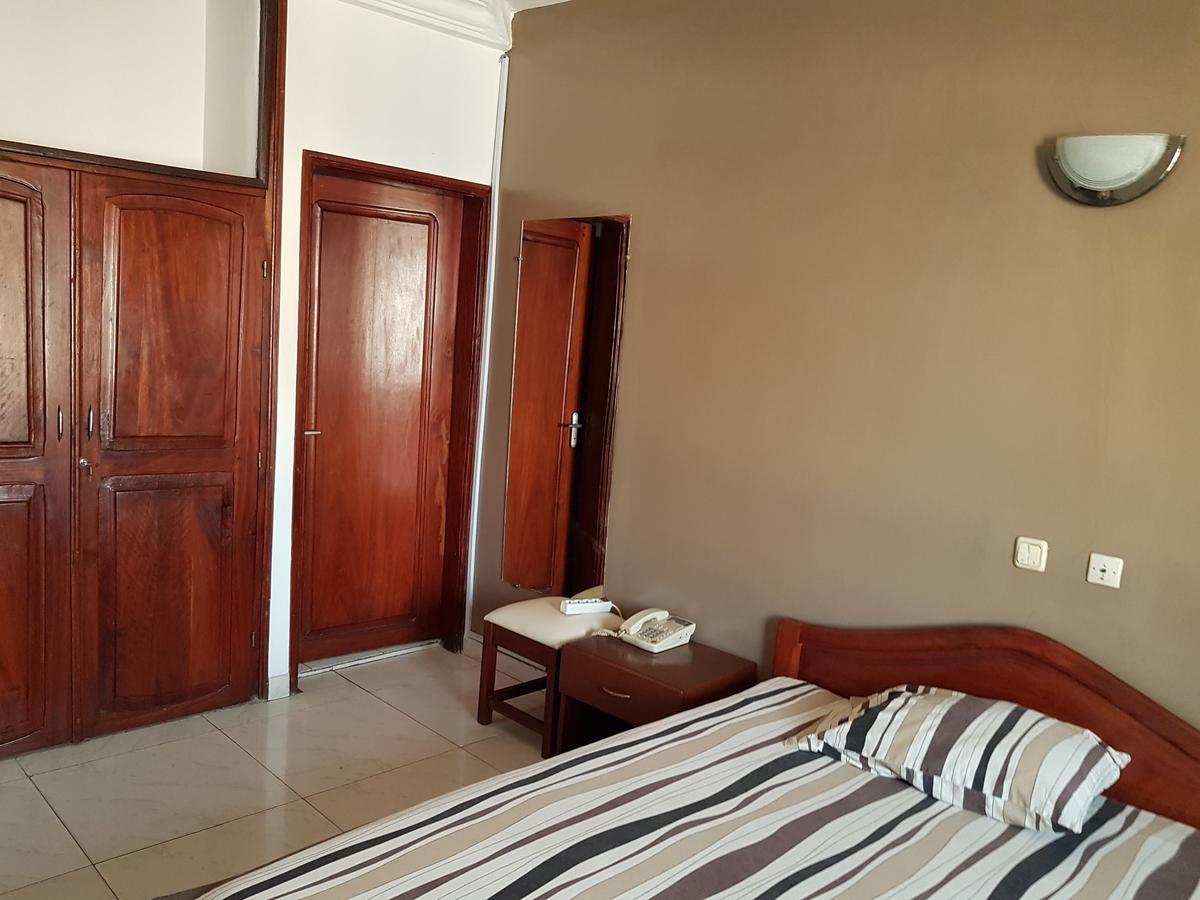 Acropole Hotel Cotonou Esterno foto