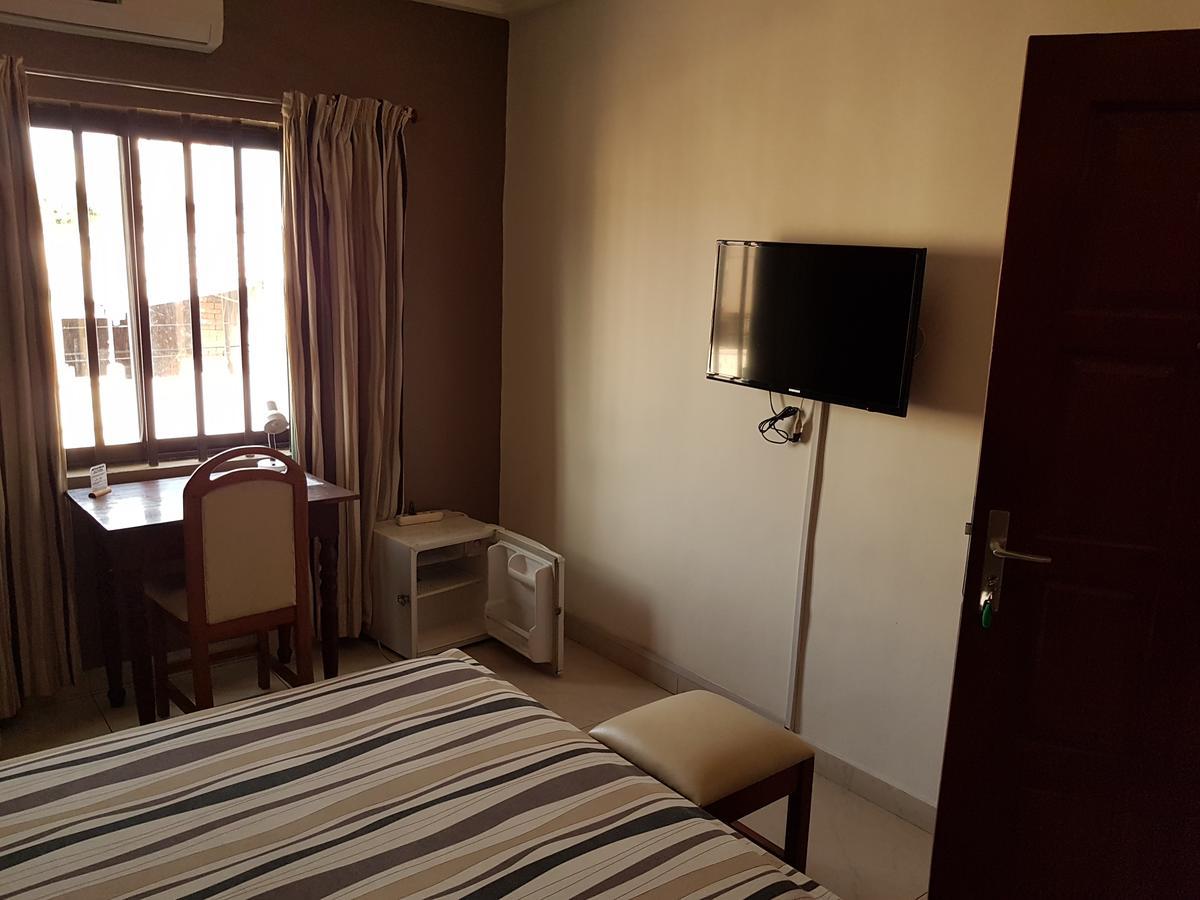Acropole Hotel Cotonou Esterno foto