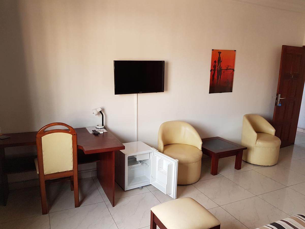 Acropole Hotel Cotonou Esterno foto