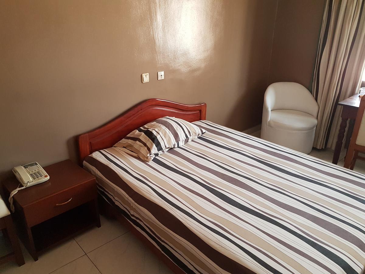 Acropole Hotel Cotonou Esterno foto